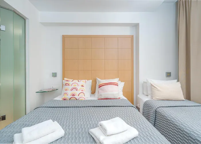 Chic Hotel