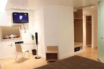 Chic 3* Athens