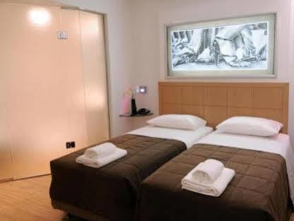 Chic 3*